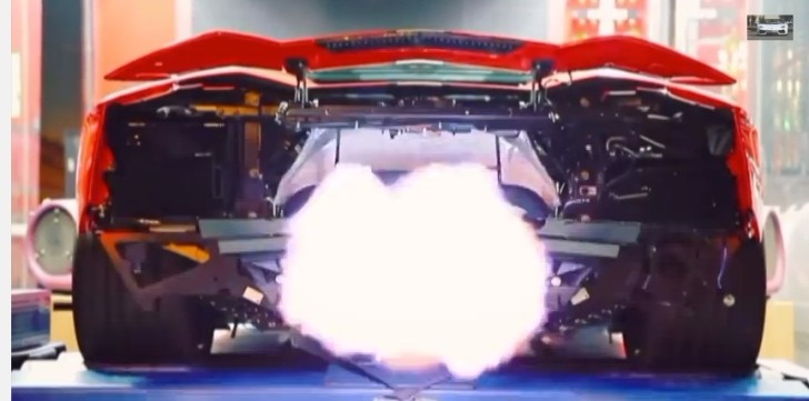 Flaming Lamborghini Aventador exhaust