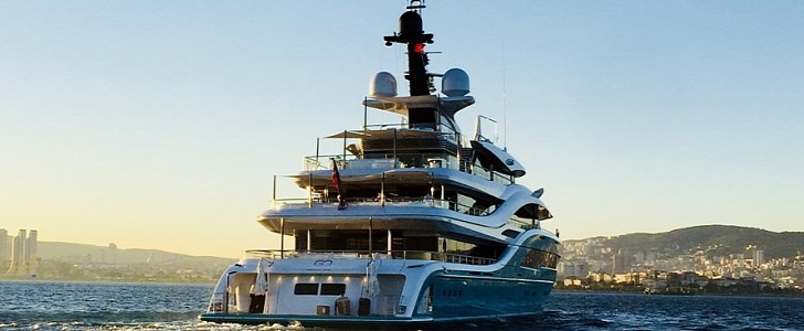 Go is a gorgeous superyacht built by the Turkish shipyard Turquoise