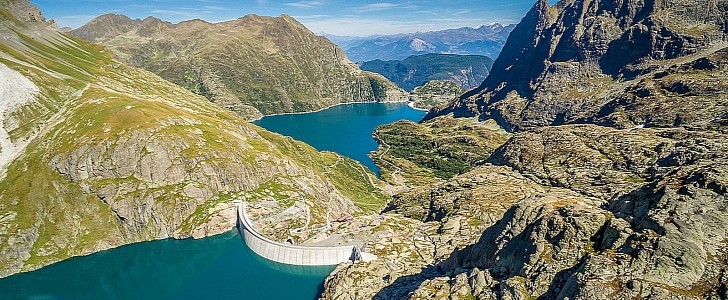Switzerland debuted 20 million kWh “water battery”