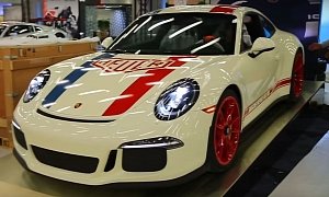 Tag Heuer Porsche 911 R Looks Timeless, Mixes Blue and Red Wheels