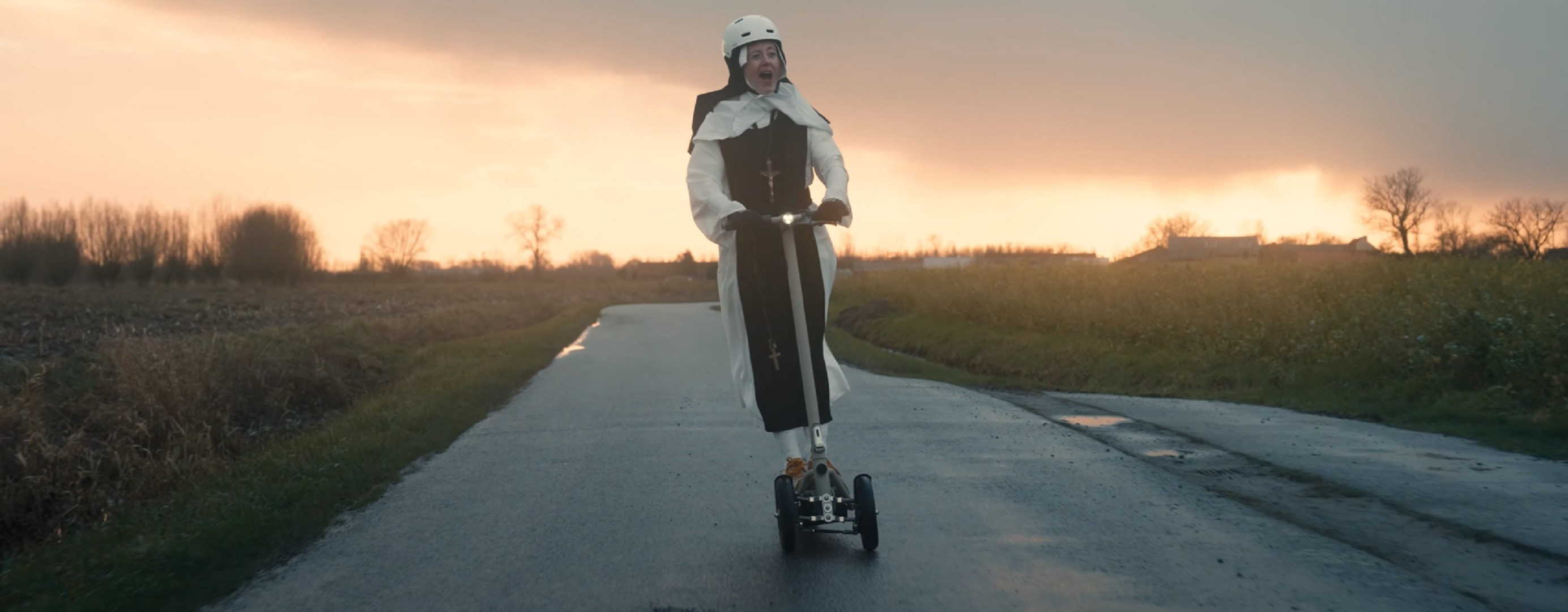polla también suspicaz Taito Three-Wheeler Lets Nuns Go Wild, Claims to Be the Grown-Up of  Electric Scooters - autoevolution