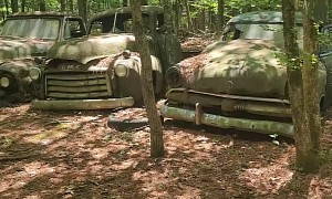 Take a Virtual Stroll Through the World's Largest Junkyard, Home to 4,500 Cars