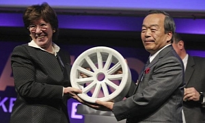 Takeshi Uchiyamada Recieves “Gianni Mazzocchi” Award for Toyota Hybrids