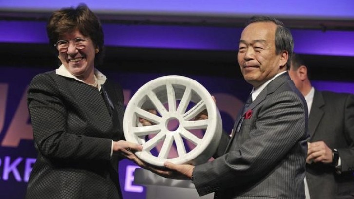 Takeshi Uchiyamada Receiving Gianni Mazzocchi Award