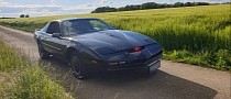 Talking KITT Replica Sold in Germany for Hefty Price, Even The Hoff Liked It