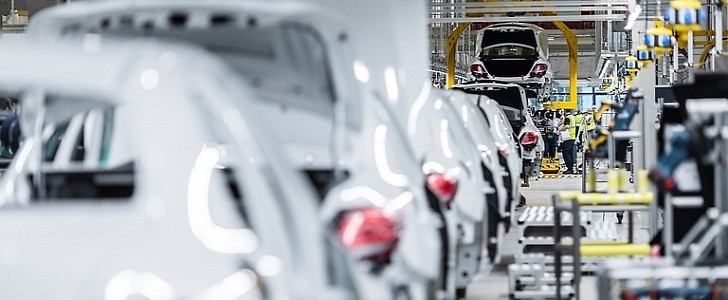Carmakers suspend their production as they are waiting for chips
