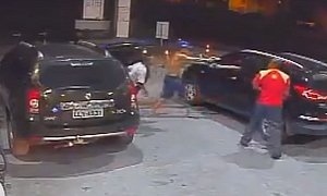 Teenagers Stealing a Car at Gunpoint in Brazil Resembles a GTA Gaming Scene