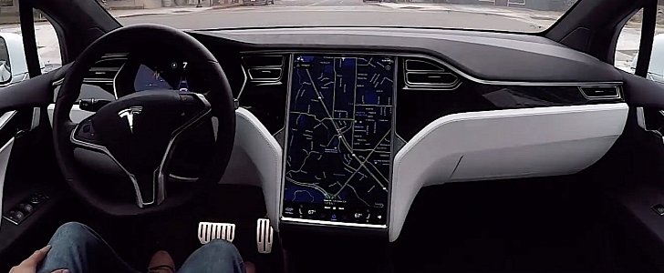 Tesla Autopilot gets lane change confirmation update