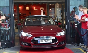 Tesla Delivers First Model S EV in Europe
