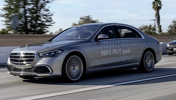 Tesla fans poke fun at Mercedes-Benz for its Drive Pilot Level 3 ADAS shortcomings