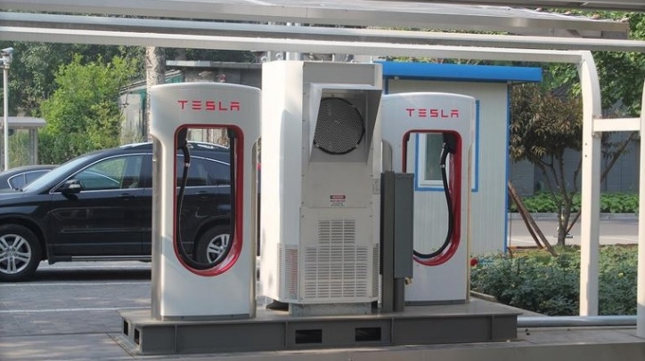 Tesla's first supercharger station in Beijing