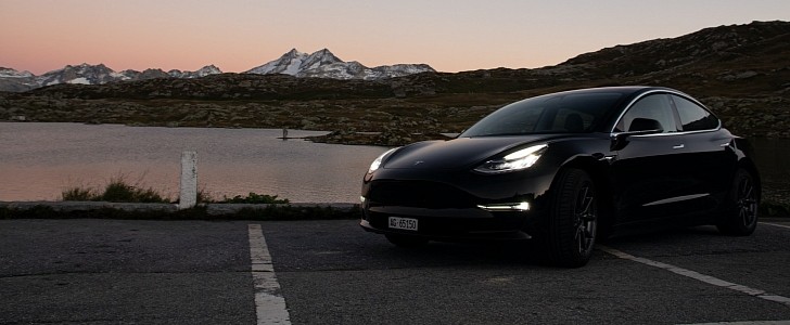 Tesla Reverse Summon Feature to arrive soon