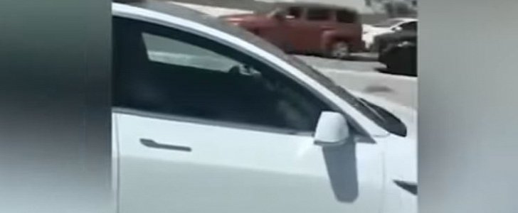 Tesla Model 3 sleeps while at the wheel, leaving the actual driving to Autopilot