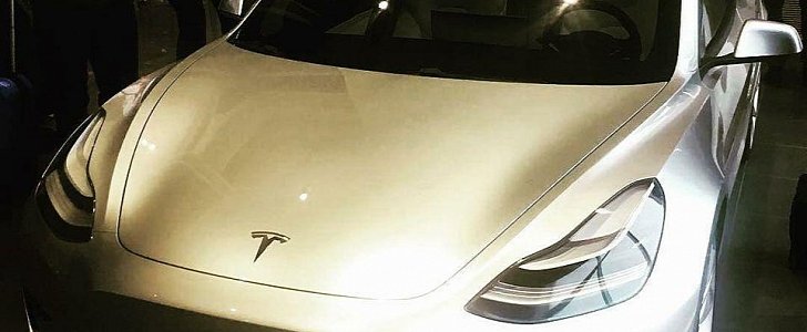 Tesla Model 3: rare sightings of prototypes that you might have