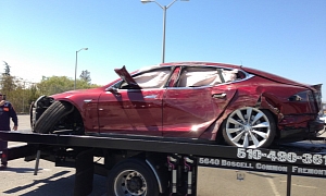Tesla Model S Crash: Destroyed Unit Shows Up
