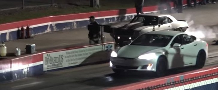 Tesla Model S P100D Challenges Camaro Drag Car to 1/8-Mile Race