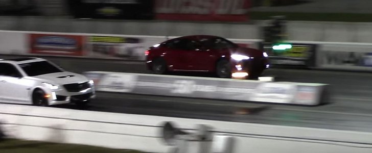 Tesla Model S P100D drag racing