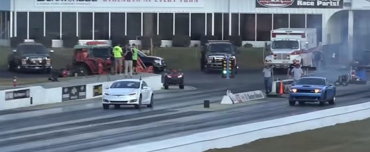 Tesla Model S P100D Drag Races Tuned Hellcat