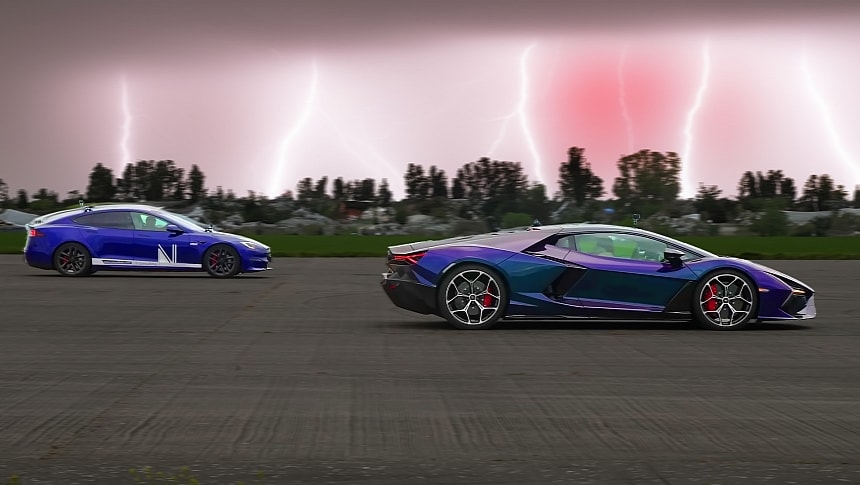  Lamborghini Revuelto vs. Tesla Model S Plaid Drag Race