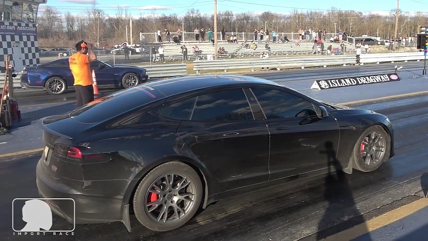 Tesla Model S Plaid Races Ford Mustang GT
