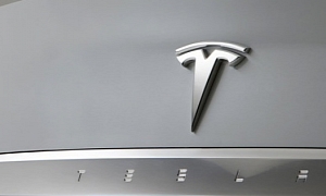 Tesla Model S Test Driven in Multiple Videos