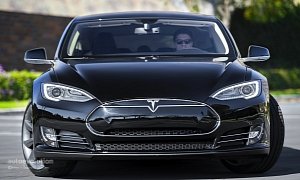 Tesla Model S Updated With Speed Limit Warning & Lane Drift Detection