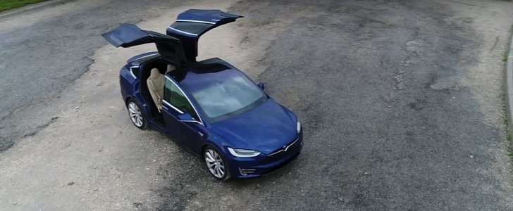 Tesla Model X-Mas Easter Egg