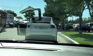 Tesla Model X Opens its Falcon Wing Rear Doors, Doesn't Close Them Shut – Video, Photo Gallery