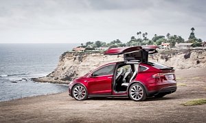Tesla Model X Reviewed by a Nine-Year-Old, Ludicrous Mode Is Mentioned
