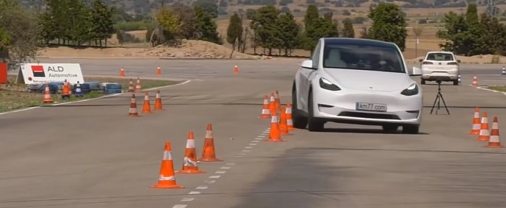 Tesla Model Y performs moose test