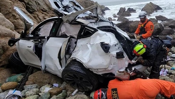 CHP Golden Gate Air Operations rescue Dharmesh Patel and his family from the Devil's Slide where his Tesla Model Y landed