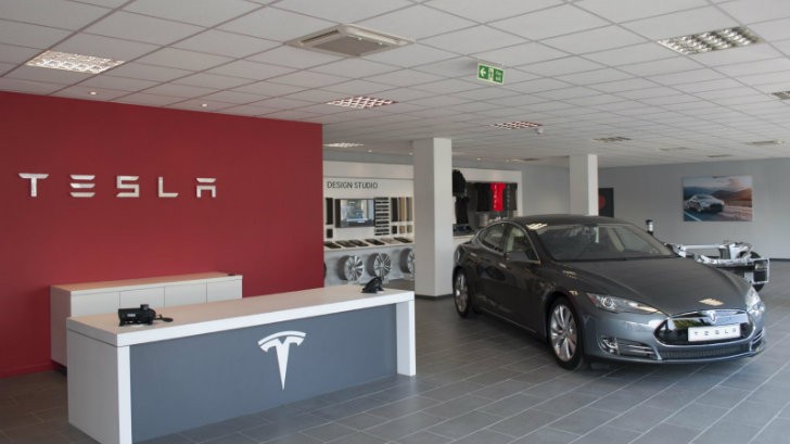 Tesla UK West Drayton Showroom