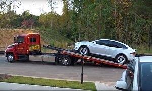 Tesla Owners Faced with Long Service Delays, Fear the Launch of the Model 3