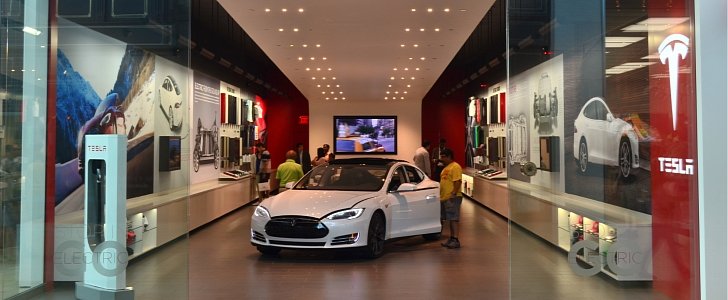 Tesla Motors at Yorkdale (Canada)