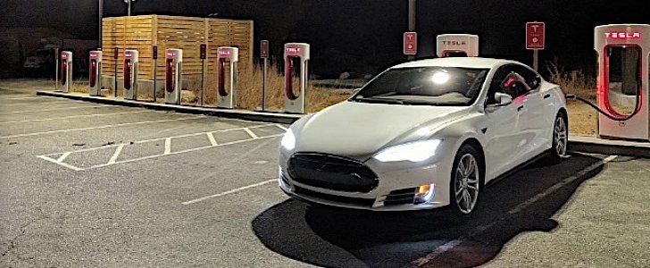 Tesla Beatty, Nevada Supercharger