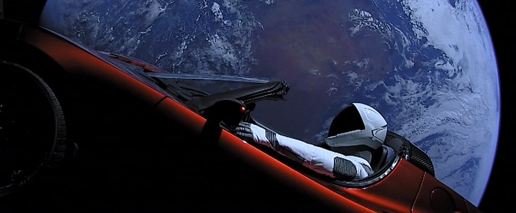 Photo of Tesla Roadster a Starman dosiahli prvý priblíženie sa k Marsu