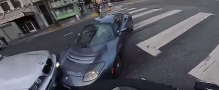 Tesla Roadster crash