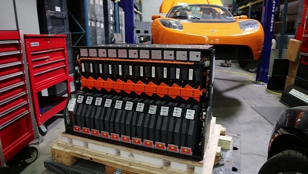 Tesla Roadster battery pack made in 2016 may be the first ones to die