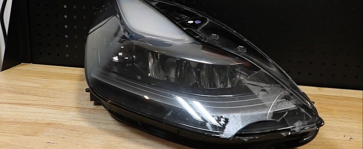 Tesla's new global headlamps patent is a bigger win than it may seem