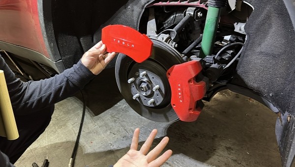 Tesla’s “Performance Brakes” on the Model Y Performance are just a red caliper cover