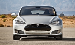 Tesla Sells Around 3,000 Model S EVs in 2012