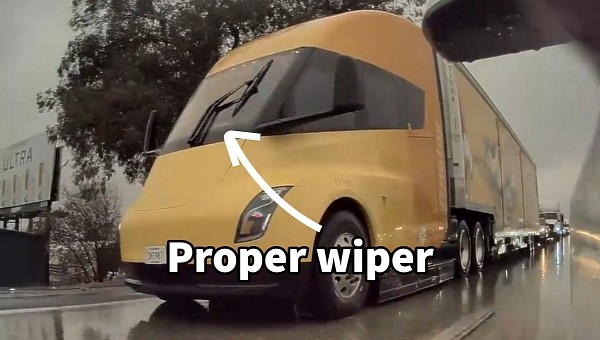 Tesla Semi shows off wiper working in the rain