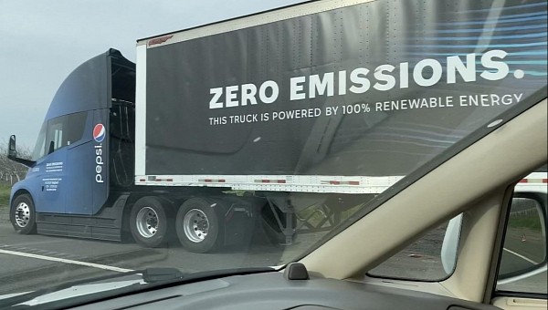 Tesla Semi has broken down on I-80 with battery coolant leaking