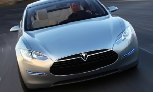 Tesla to Make Low-Price EV