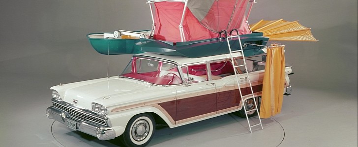 The 1959 Ford Country Squire Camper was a one-off concept that packed everything for a family outing, including a rowing boat