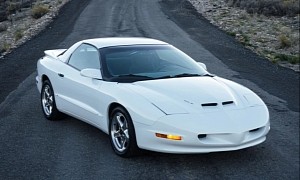 The 1997 Pontiac Firebird WS6 Is an Ugly-Duckling, Yet Somehow Still Really Cool