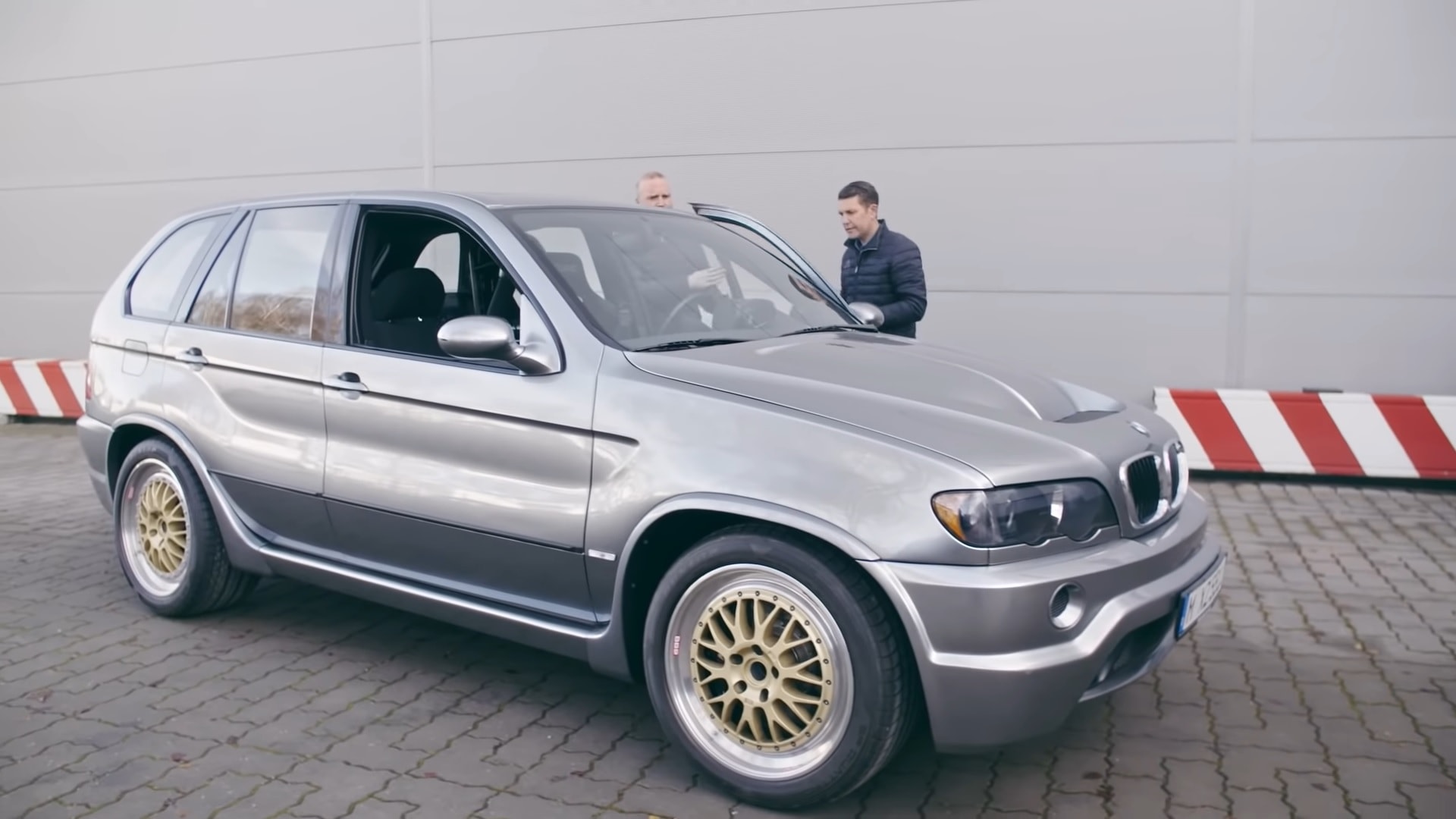 The 2000 BMW X5 “Le Mans” Is Rocking Very Loud V12 Racing Engine - autoevolution