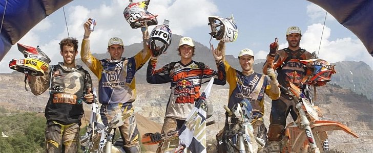 A 4-way split winning position at the 2015 Erzbergrodeo