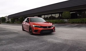 The 2022 Honda Si Might Not Beat the VW GTI, It's Still an Equally Thrilling Driver's Car