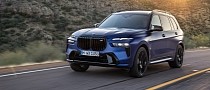 The 2023 BMW X7 Facelift Is Here, It Keeps the V8, Adds the iDrive 8, and Lots of Styling